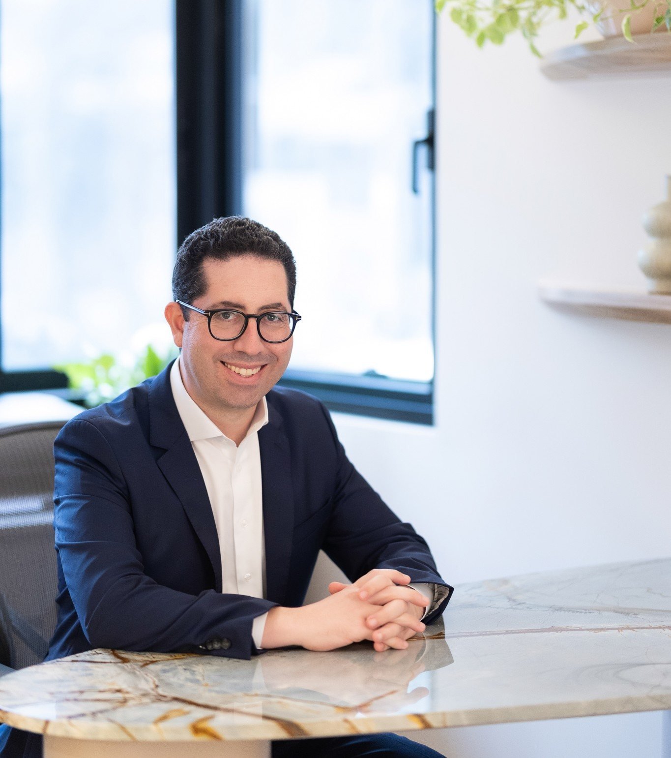 Dr. Bruno Salvador em consulta especializada de mastologia